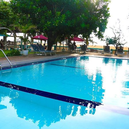 Topaz Beach Hotel Negombo Exterior photo