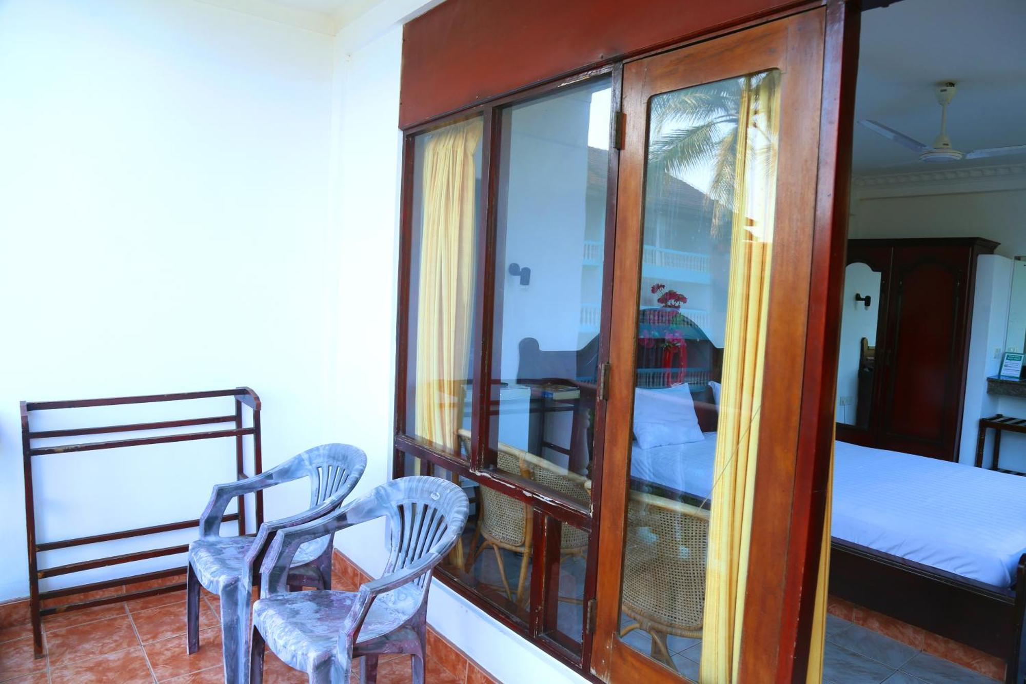 Topaz Beach Hotel Negombo Room photo