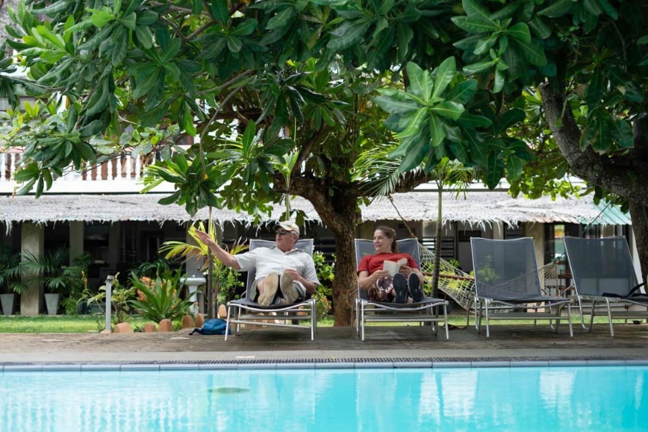 Topaz Beach Hotel Negombo Exterior photo