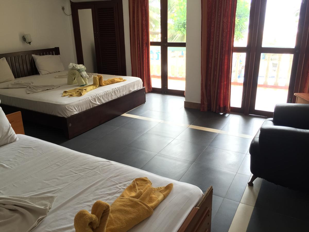 Topaz Beach Hotel Negombo Exterior photo