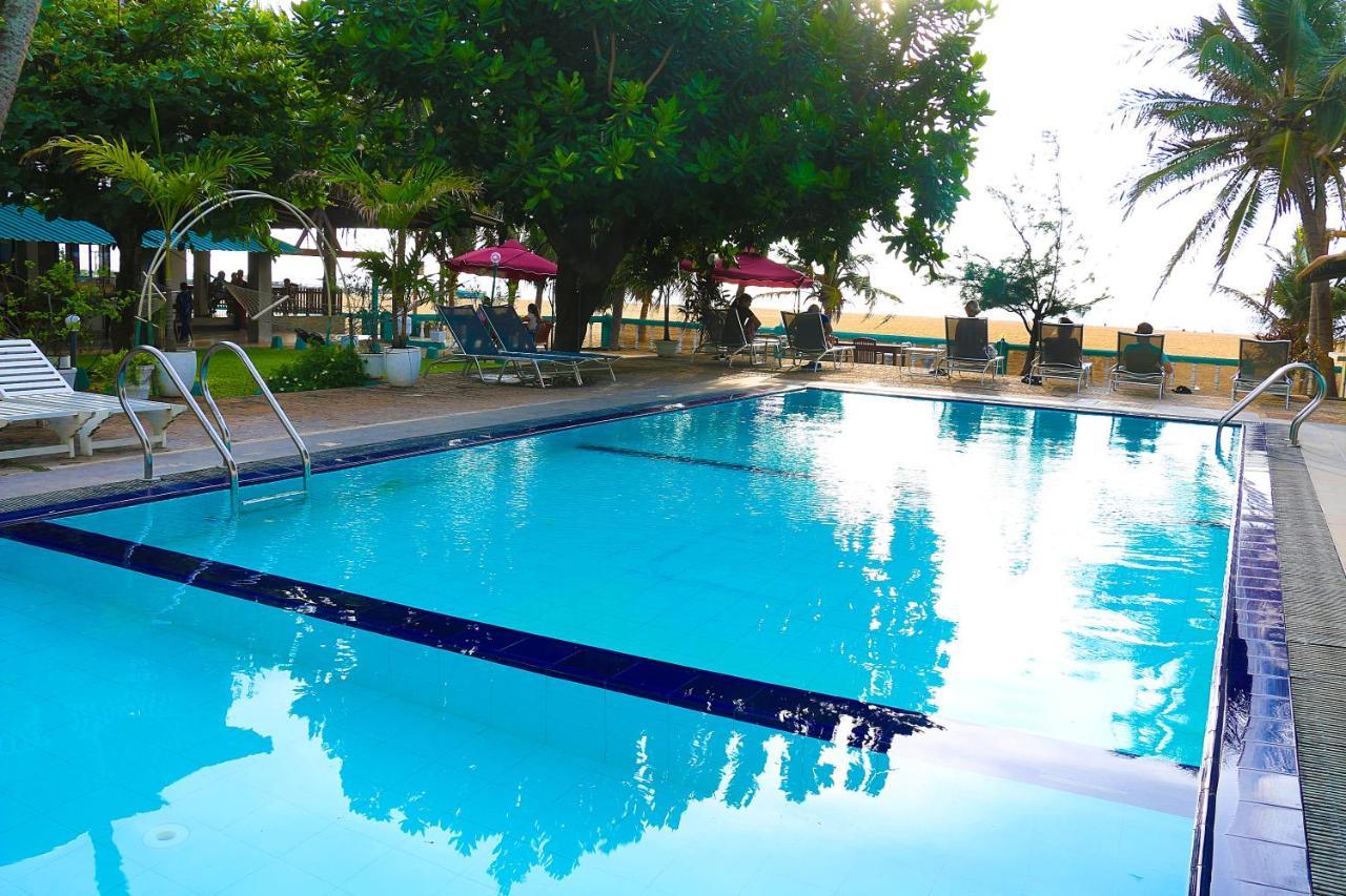 Topaz Beach Hotel Negombo Exterior photo